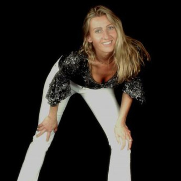 Meet your Posher, Ivana - Picture 6 of 8